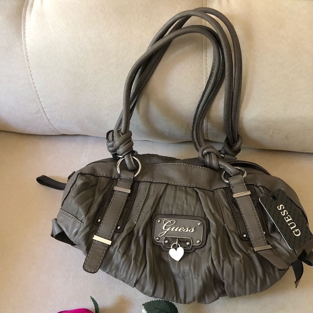 Taupe Guess shoulder bag! Small defect